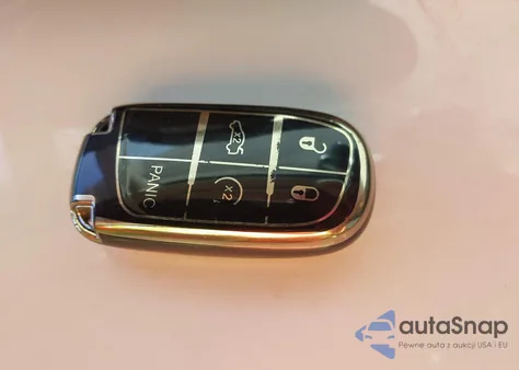 2016 Jeep Cherokee Latitude из США, поврежденный, VIN 1C4PJMCS1GW245333